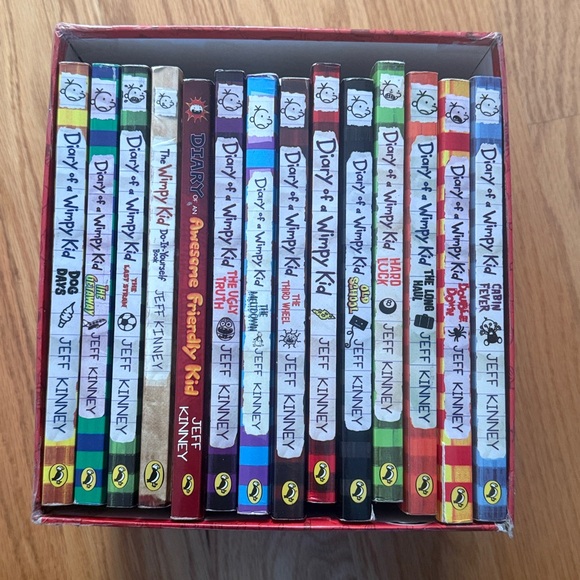 Diary of wimpy kid set - Picture 2 of 9